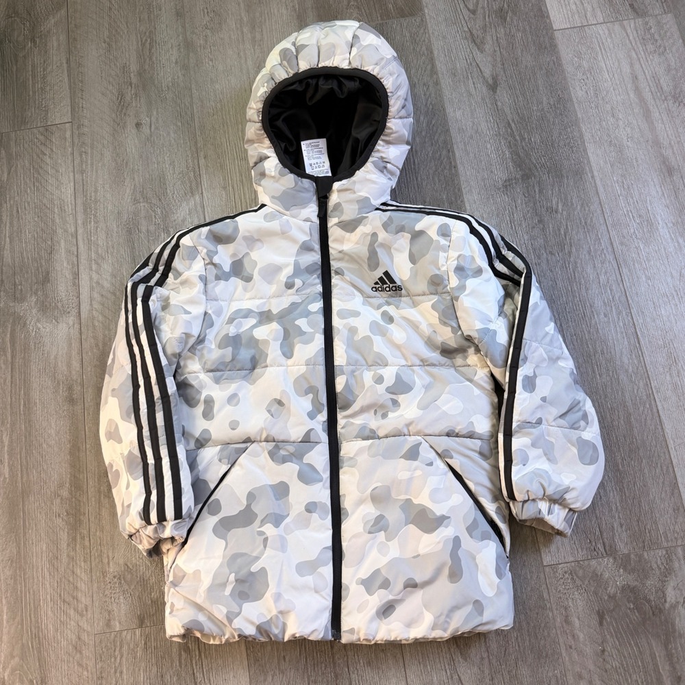 Adidas Kids Puffer Jacket S 7/8 Gray Camo Hooded 3 Stripe Zip Pockets Recycled